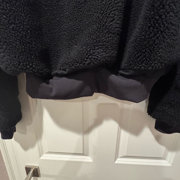 Women's Alo Black Fleece Foxy Jacket - Picture 8 of 10